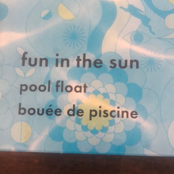 Pool float - Picture 4 of 4